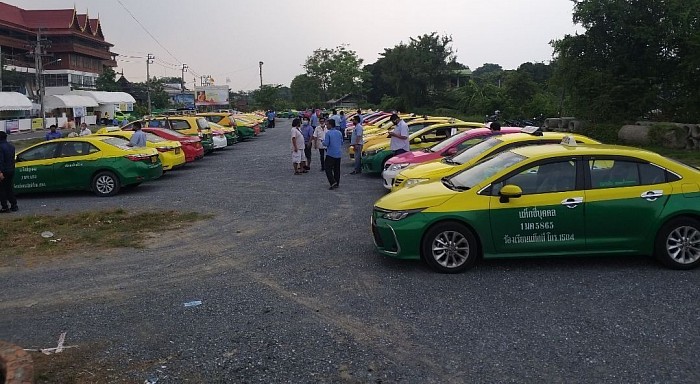 บริการแท็กซี่ 24 ชั่วโมง เหมาแท็กซี่ทั่วไทย กรุงเทพฯ-ต่างจังหวัด รับ-ส่งสนามบิน บริการแท็กซี่คันเล็ก-คันใหญ่ รถตู้VIP บริการ 24ชั่วโมง Tel.098-376-3272เหมารถ จองรถไปสนามบิน ไปแหล่งท่องเที่ยว โทร. 098-376-3272 https://thung-ngien-thung-thxng.simdif.com throughount the counttry call.(+6698-376-3272)